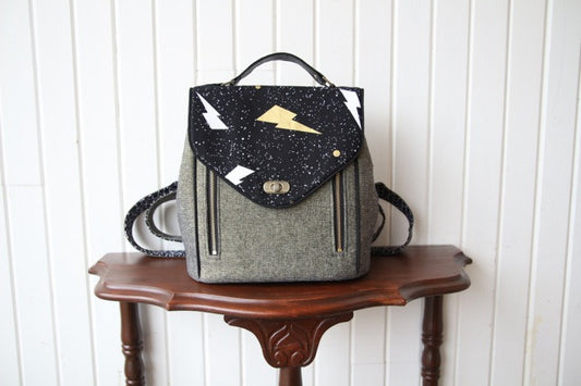Using a twist lock for your Clover Convertible Bag