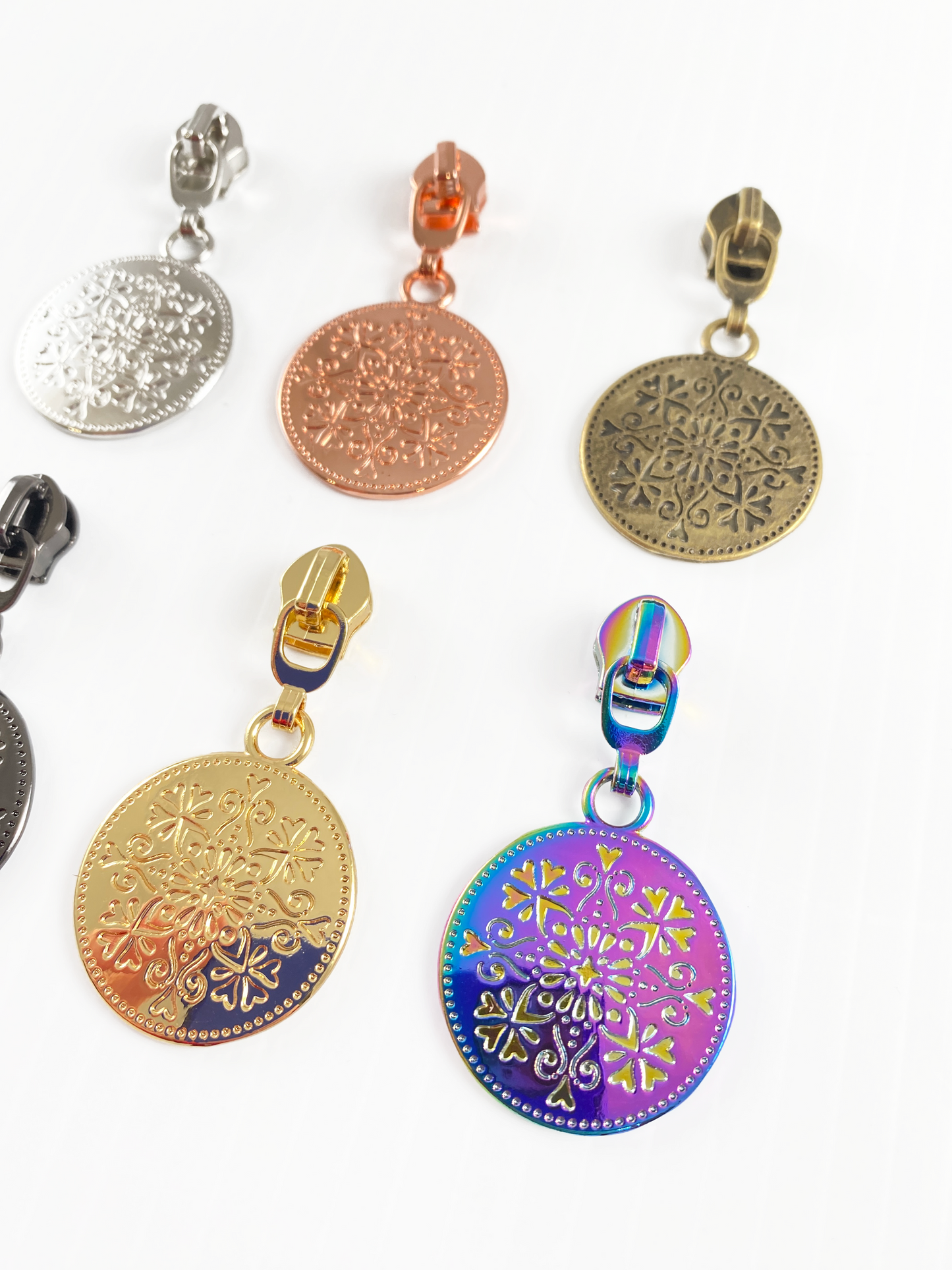 #5 coil zipper pull - Mandala