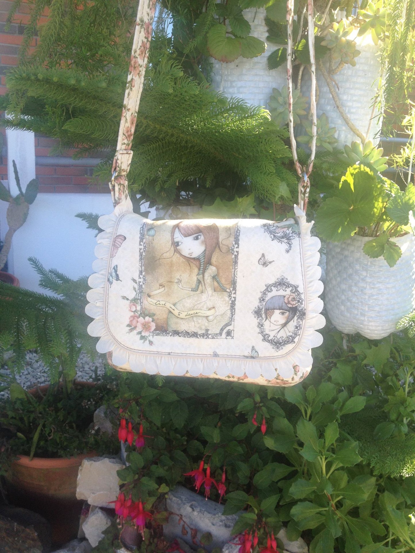 FREE The Lilac Mini Messenger - PDF Sewing Pattern