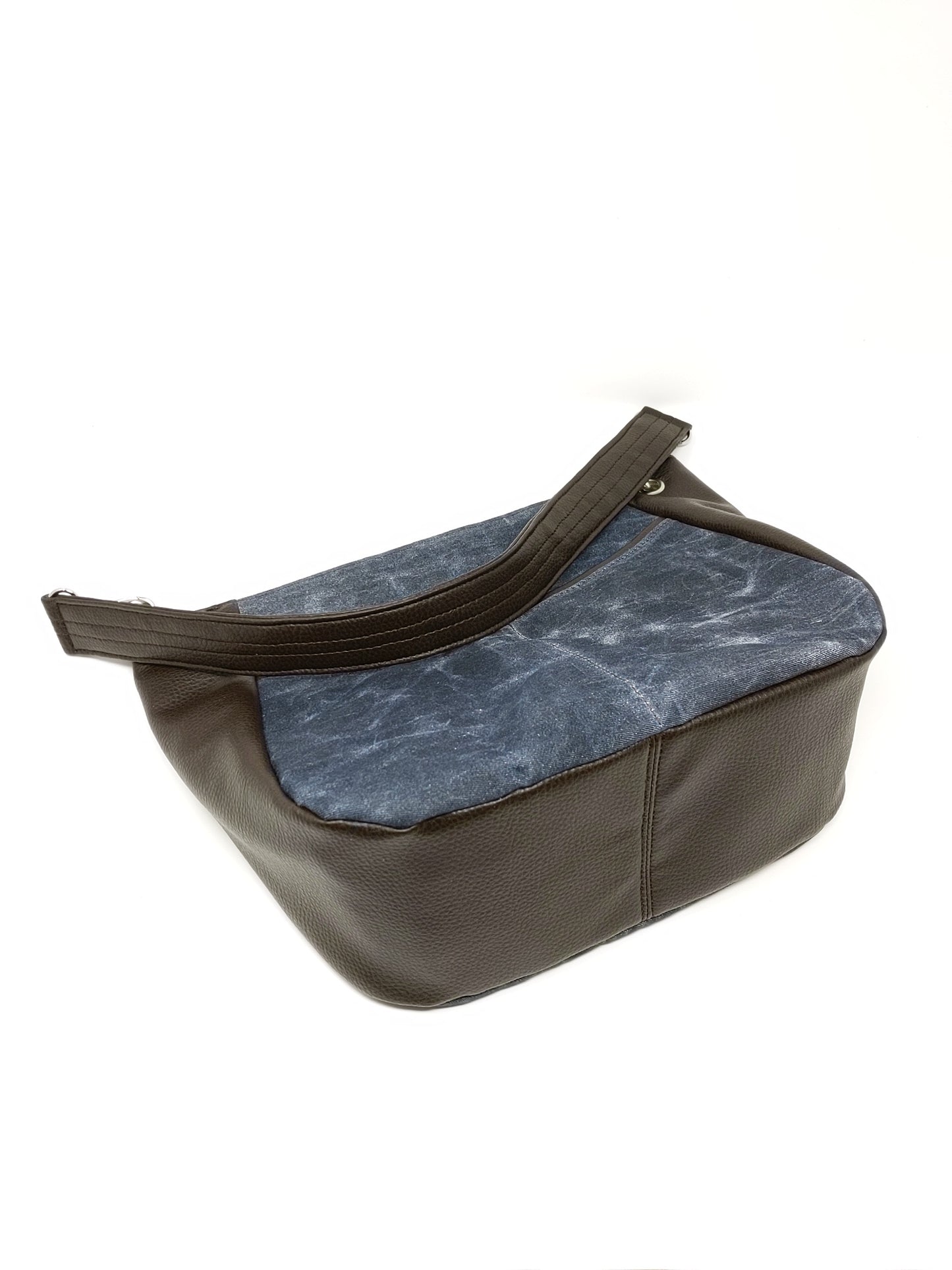 The Delphinium Hobo bag in 2 sizes - PDF sewing pattern