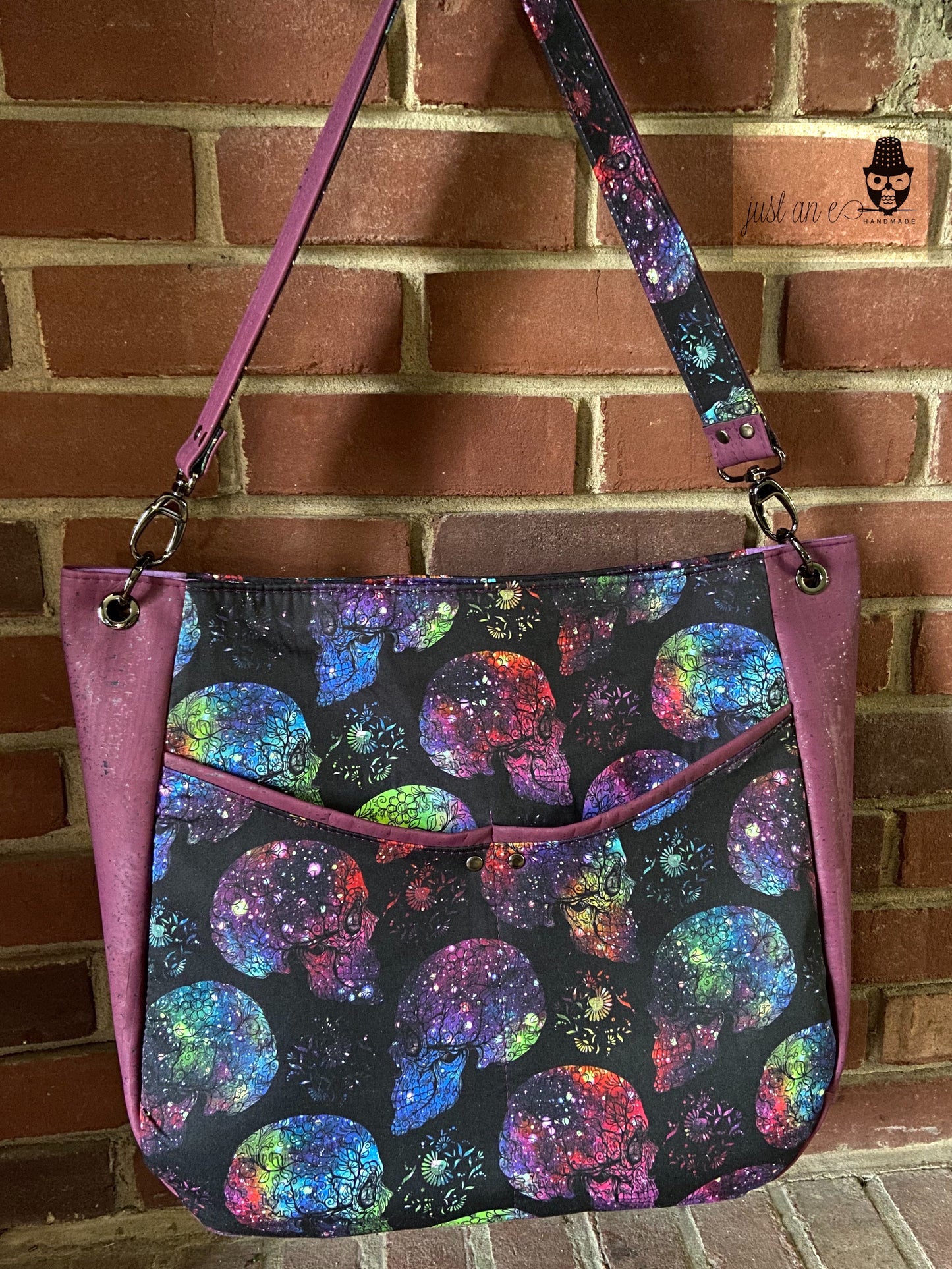 The Delphinium Hobo bag in 2 sizes - PDF sewing pattern