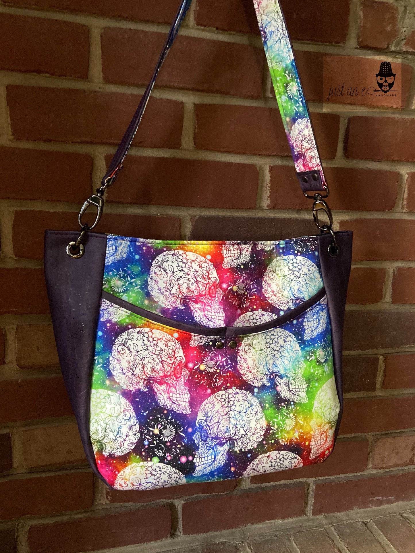 The Delphinium Hobo bag in 2 sizes - PDF sewing pattern