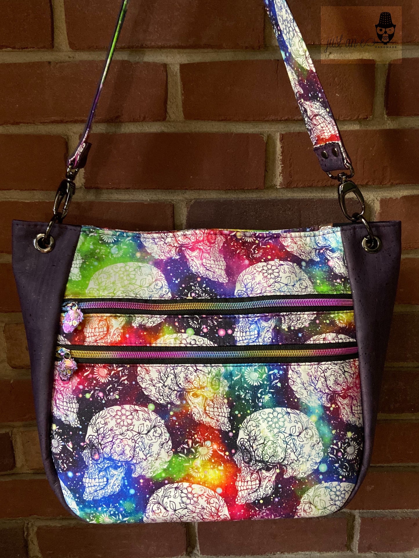 The Delphinium Hobo bag in 2 sizes - PDF sewing pattern