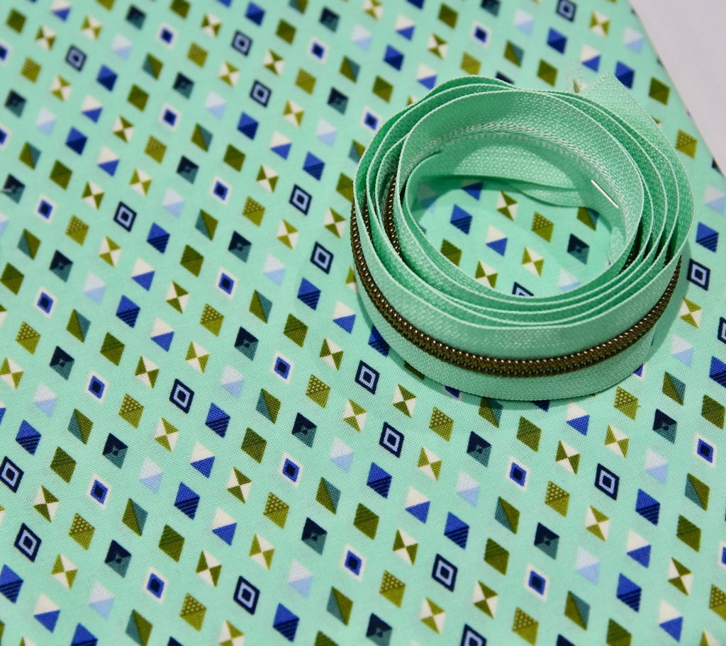 SILVER COIL - MINT - #5 Metallic Nylon Coil Zipper tape