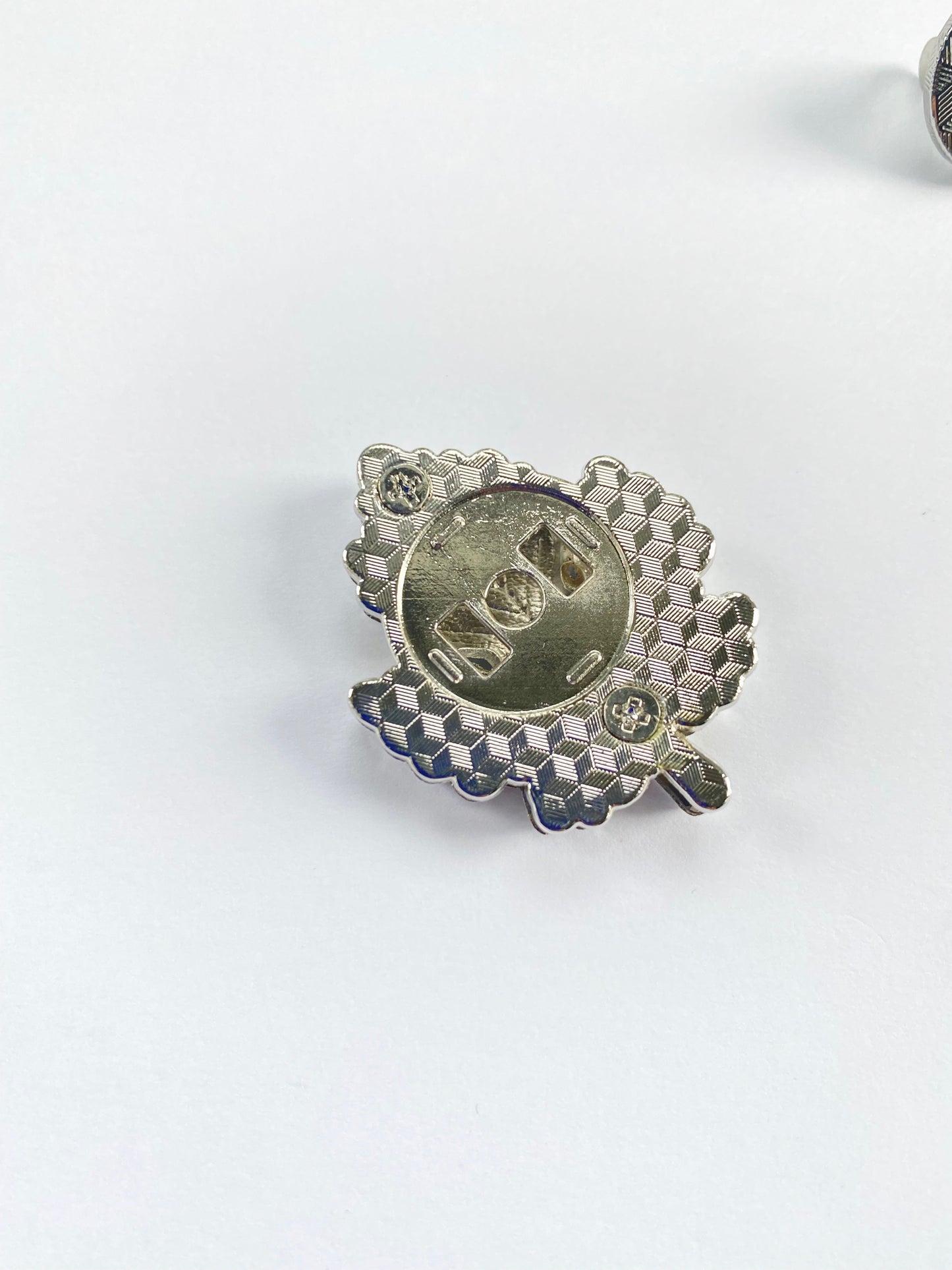 Magnetic Snap Lock - MAPLE LEAF - 6 metal finishes