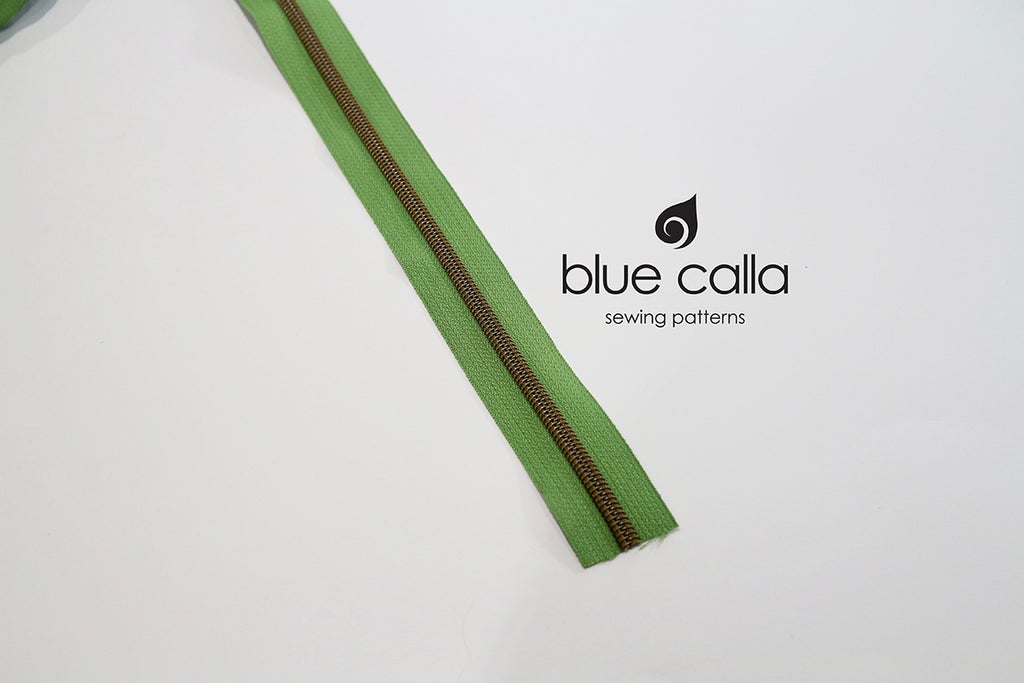 ANTIQUE BRASS COIL - SPRING GREEN - #5 Metallic Nylon Coil Zipper tape