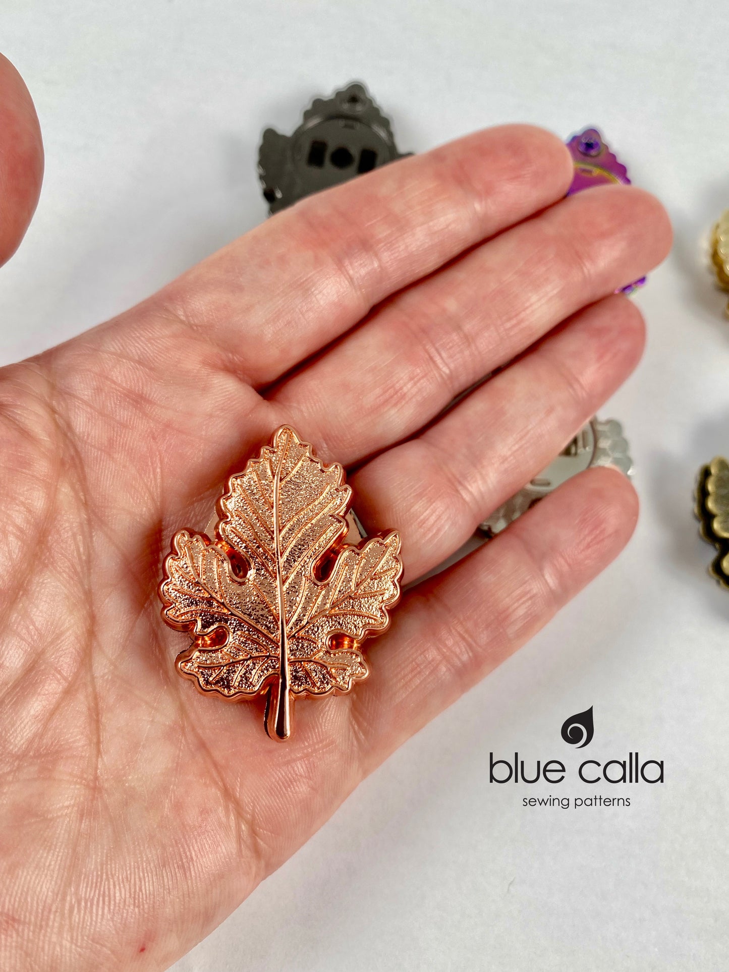 Magnetic Snap Lock - MAPLE LEAF - 6 metal finishes