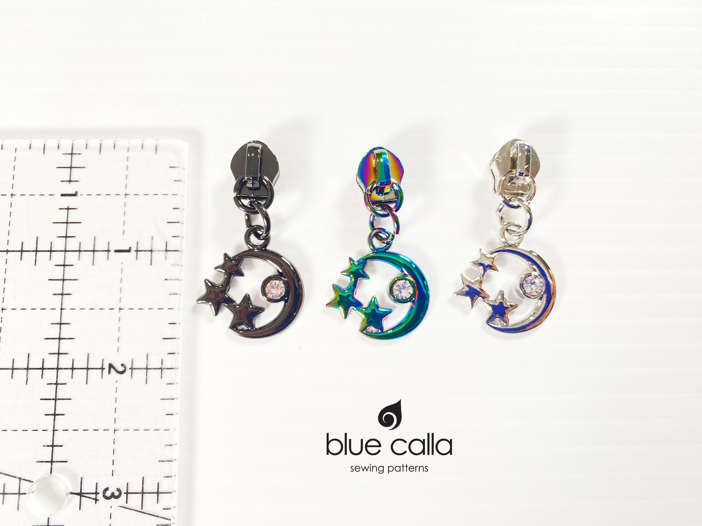 #5 coil zipper pull - Moon and Stars