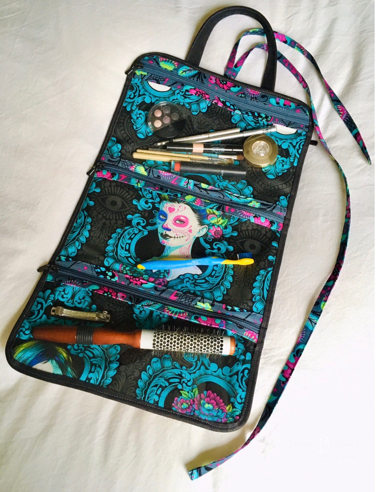 The Hibiscus Hanging Toiletry Bag - PDF sewing pattern
