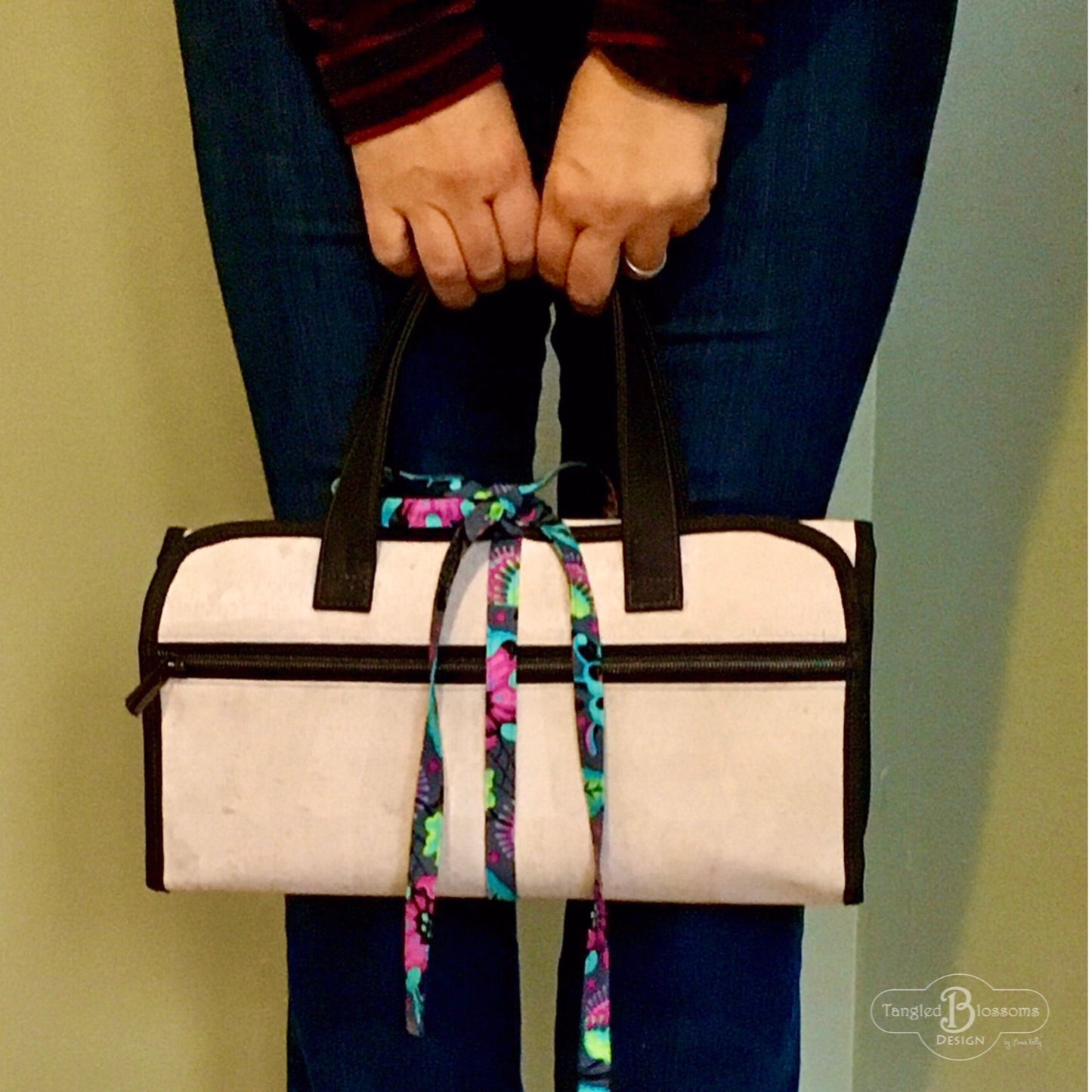 The Hibiscus Hanging Toiletry Bag - PDF sewing pattern