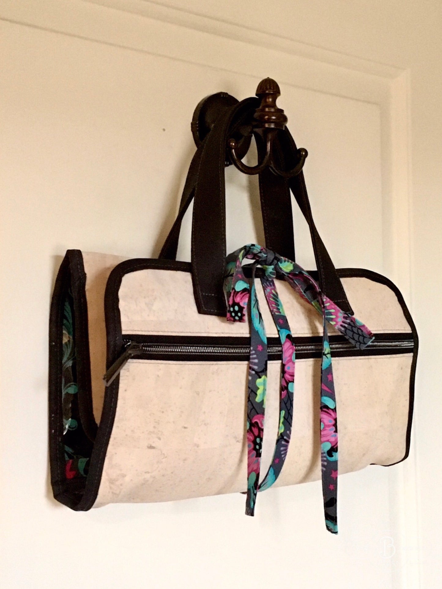 The Hibiscus Hanging Toiletry Bag - PDF sewing pattern