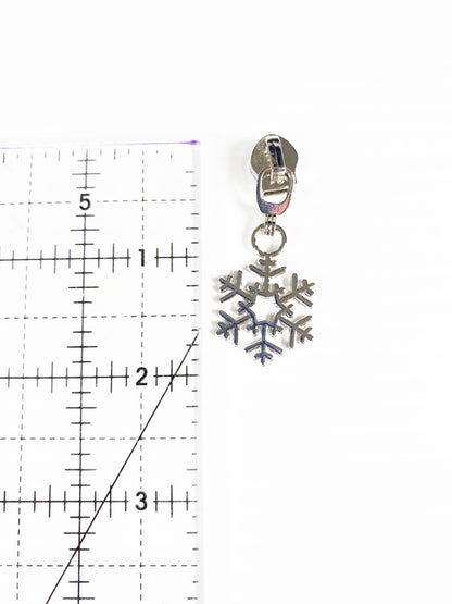 #5 coil zipper pull - Snowflake