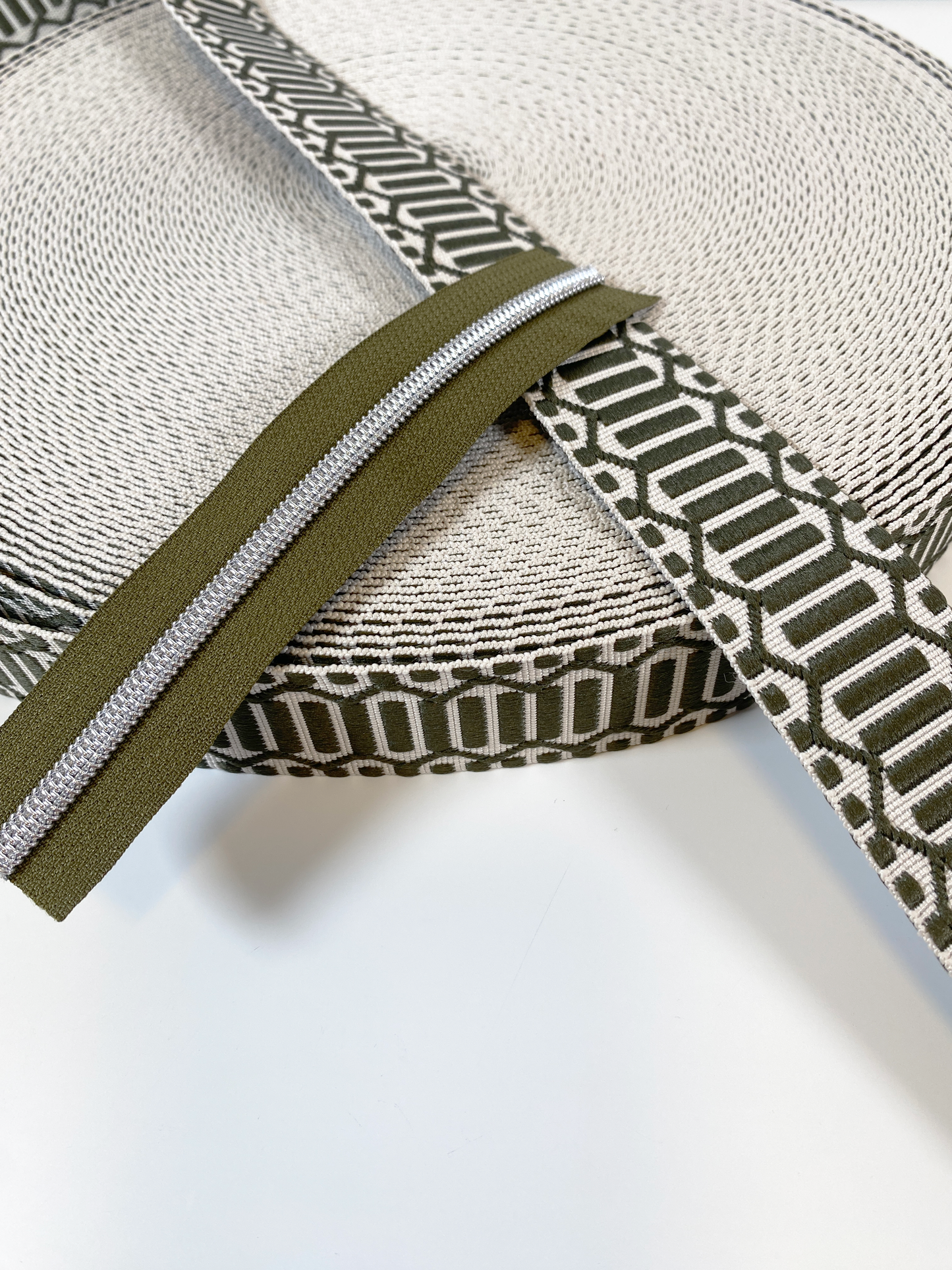 Trellis Jacquard Webbing - OLIVE & IVORY - 1.5" wide