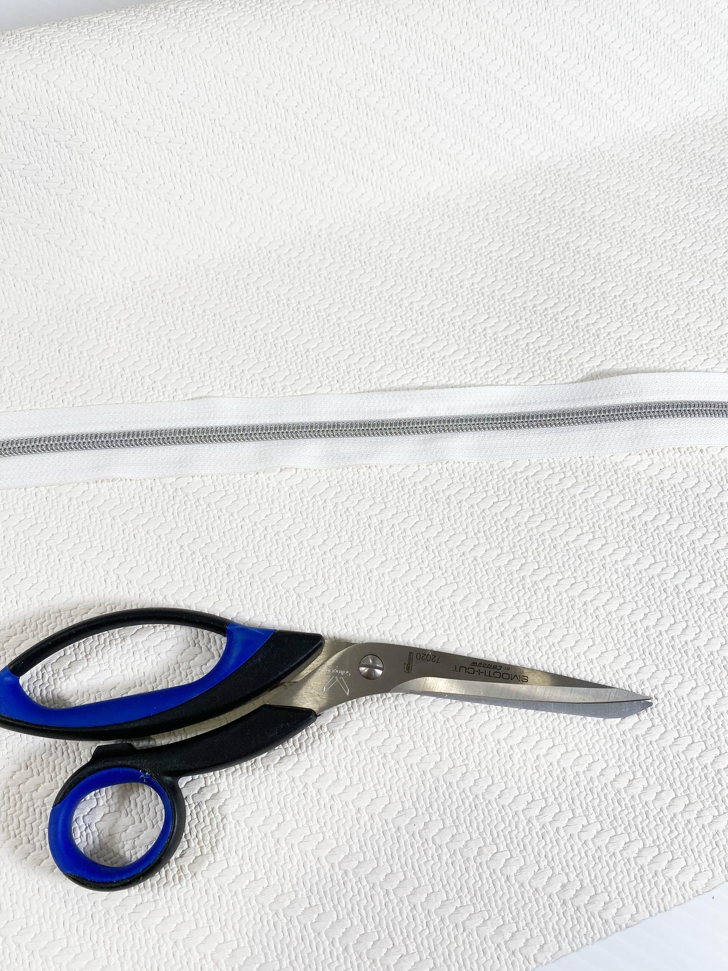 KNIT Faux Leather - Snow