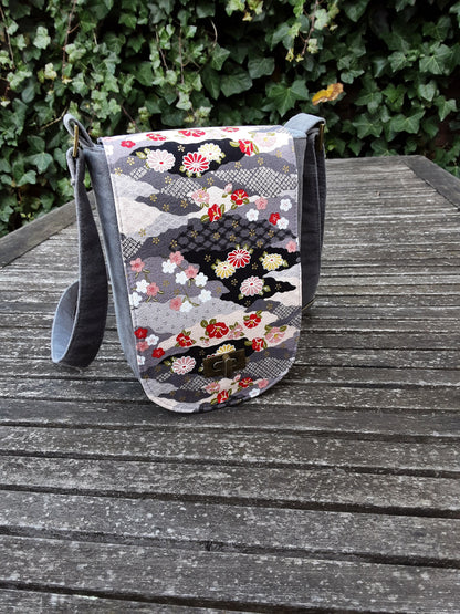 Campanula Cross Body Phone Bag - PDF sewing pattern