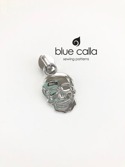 #5 coil zipper pull - Skull