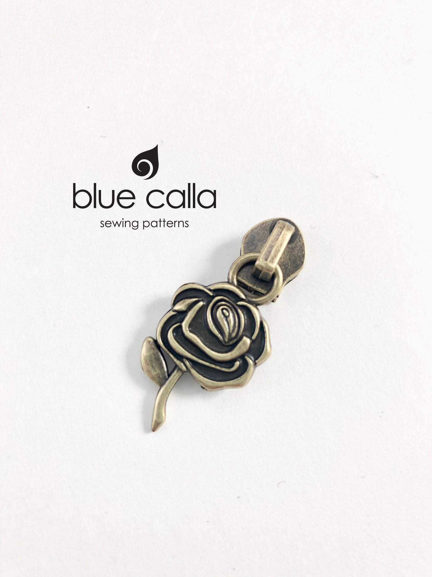 #5 coil zipper pull - Rose