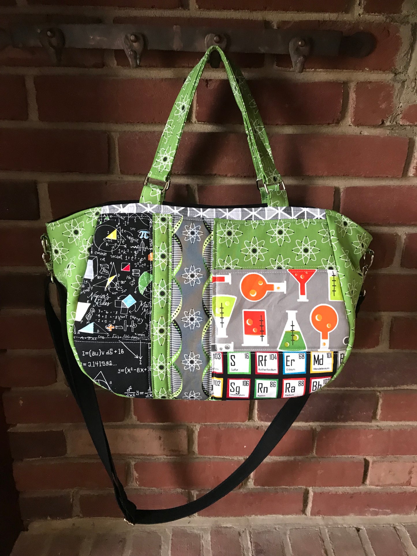 The Daffodil Tote in 2 sizes - PDF Sewing Pattern