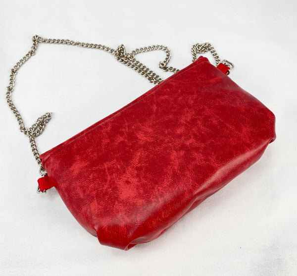 Evening bag in Red Faux Leather with maple leaf lock and chain strap