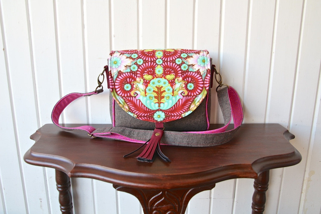 FREE The Sweet Pea Saddle Bag - PDF Sewing Pattern