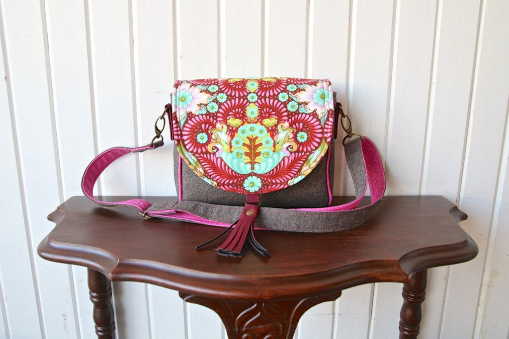 FREE The Sweet Pea Saddle Bag PDF Sewing Pattern Blue Calla Patterns