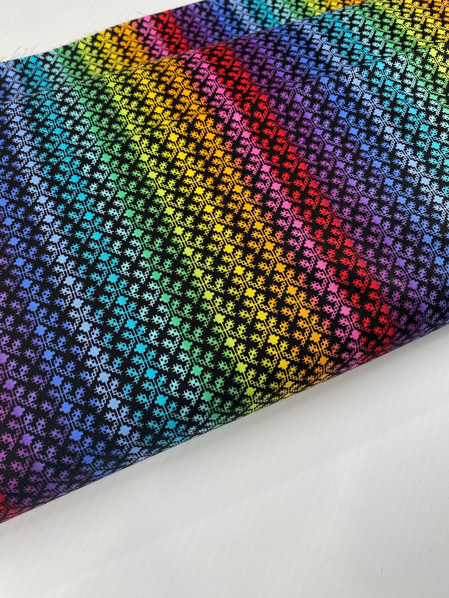 Rainbow Wonderland - Vine Knit in Black