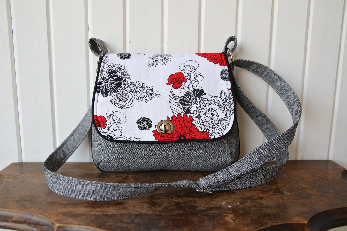 FREE The Lilac Mini Messenger - PDF Sewing Pattern