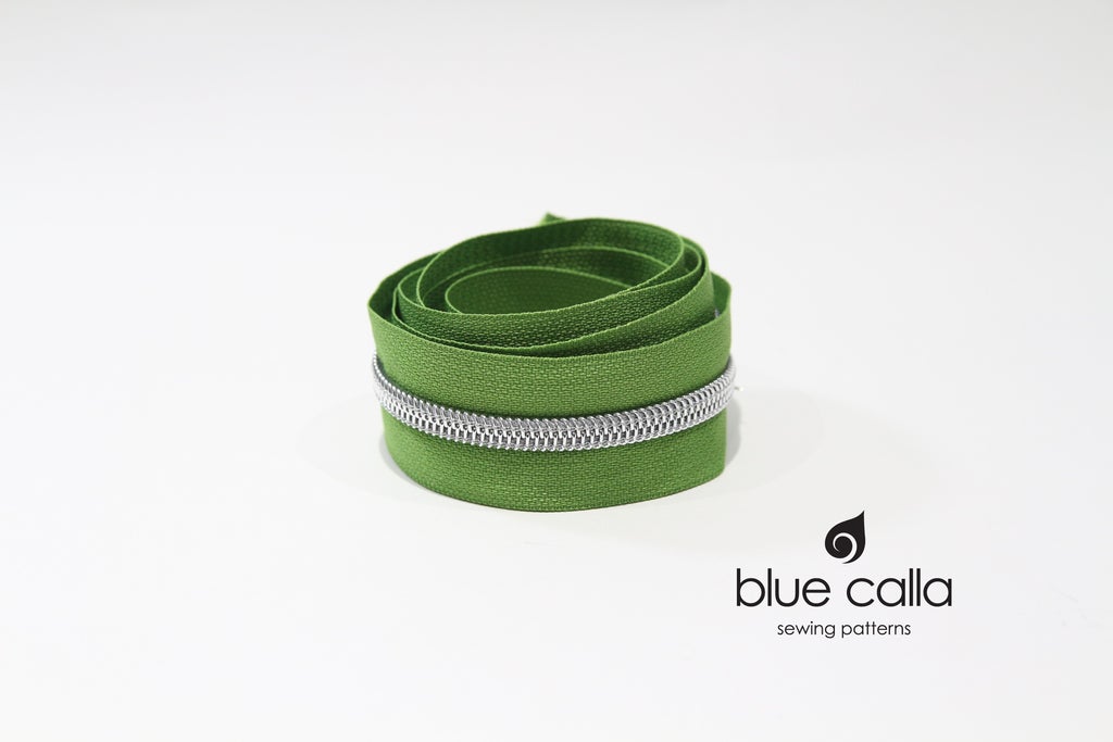 SILVER COIL - SPRING GREEN - #5 Metallic Nylon Coil Zipper tape